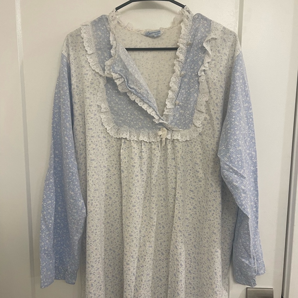 Vintage Blue Cottagecore GrandmaCore Floral Ruffle Nightgown‎